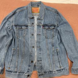 Vintage Levi’s Trucker Jean Denim Jacket (Type III ), # 72334 Men XL (Mid Blue / Indigo)   $45 OBO Pick up 90620, CA  