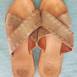 Frye Women's Size 8 Flat Beige Sandals