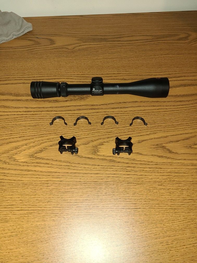 Redfield Revolution 3-9x40mm Scope With Quick Release Scope Rings