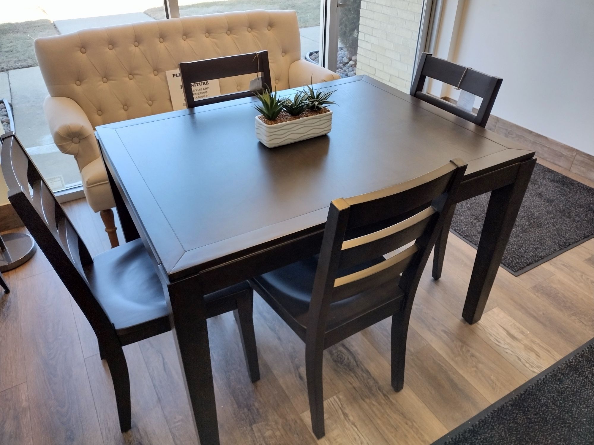 Solid 5 Piece Dining or Kitchen Set - New Excellent Condition