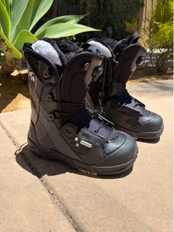 Solomon Women’s Snowboard Boots Size 7.5