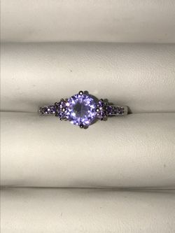 Size 8 amethyst silver ring