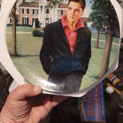 3 Elvis Plates