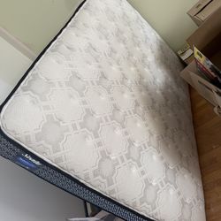 Full size mattress