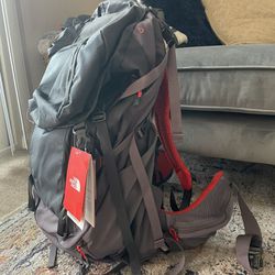 North Face Womens Hiking Back Pack NEW