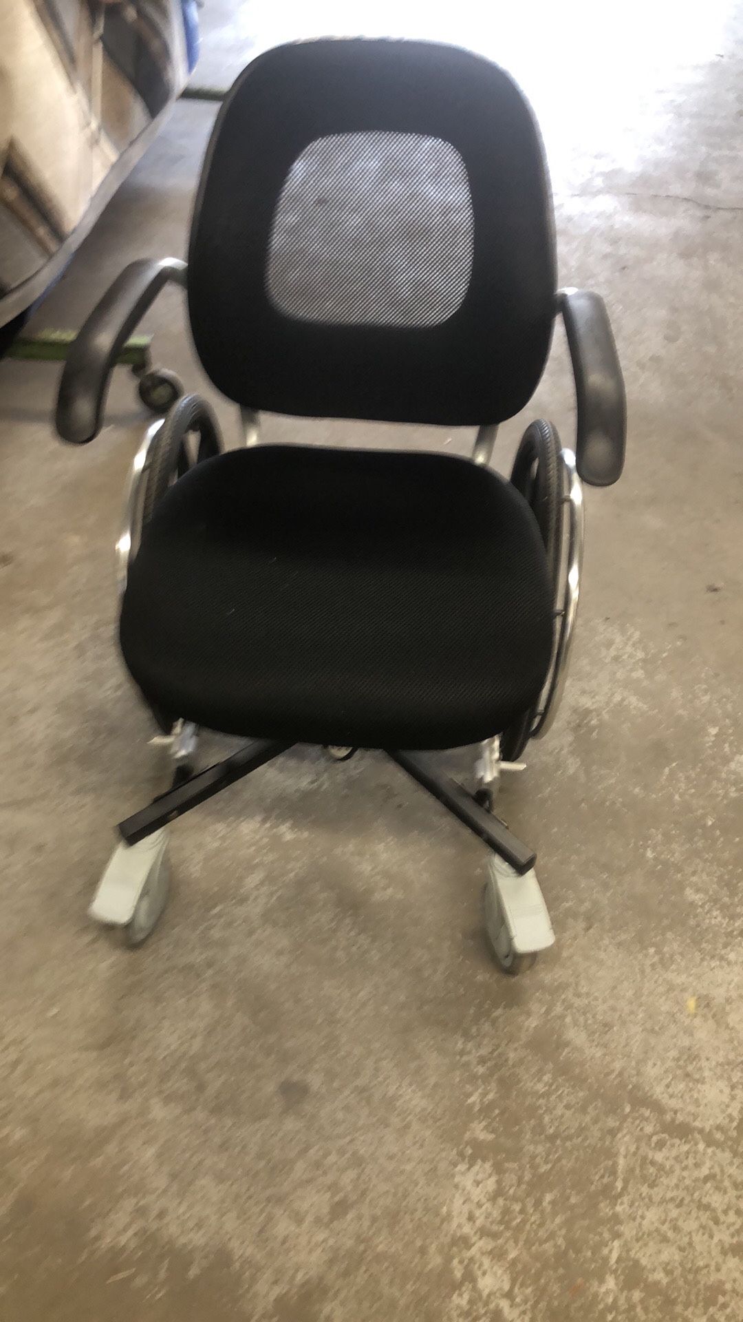 Handicap desk chair