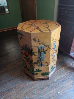 Vintage Octagonal Chinoiserie Accent chest /bed side table