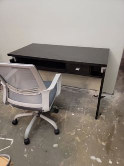 Desk and Chair Great Condition