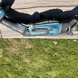 Makita 18v XRJ01 Reciprocating Saw