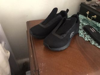Skechers size 6.5