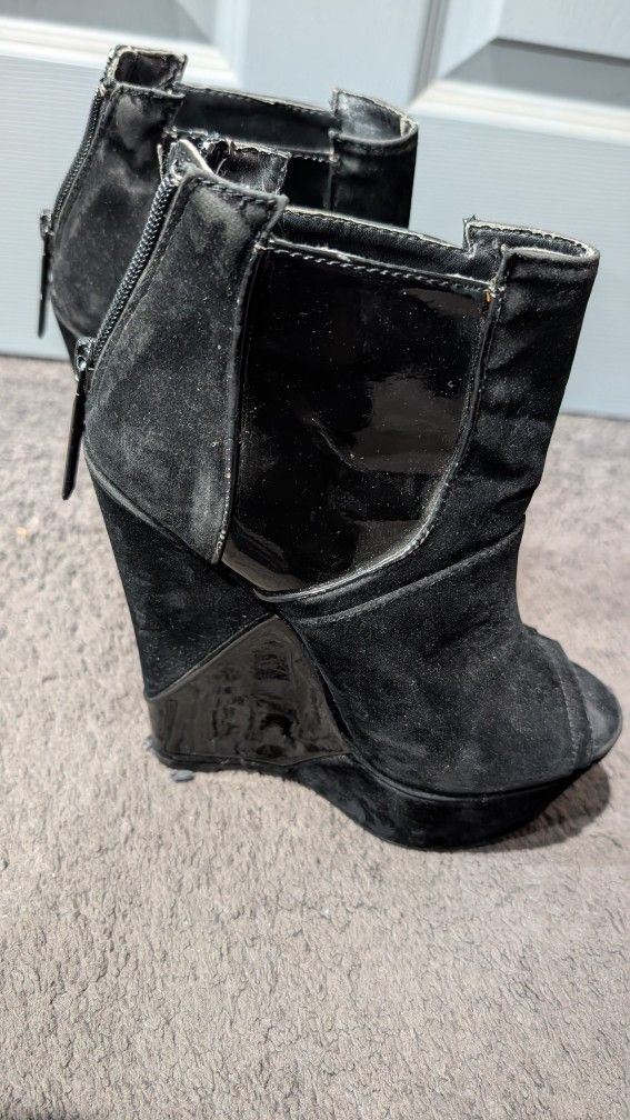 Open-Toed Boots