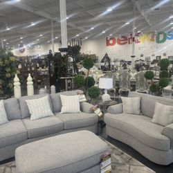 2 Piece Living room set / Includes: Sofa & Loveseat. 