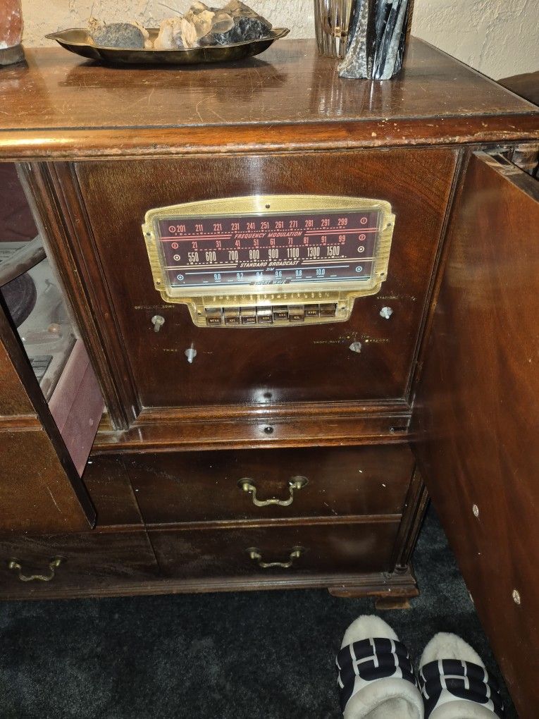 Steongburg And Carlson Old Record Player