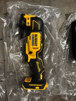 Dewalt DCS354 oscillating multitool wood with nail blade fast cut wood blade and universal accessory adapter