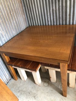 Beautiful Wood Table with Leaf 42”x 42” X 30” h 18” w leaf extension