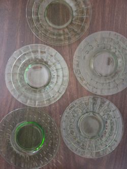 Vintage 1930s Anchor Hockingand Federal Green Depression Glass Plates - Set of 5