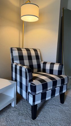 Modern Buffalo Plaid Accent Chair – Excellent Condition
