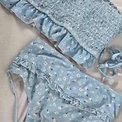 Two Piece Swimwear Woman's Bathing Suit Small.
