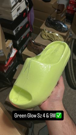 Yeezy Slide Green Glow Sz 4M Or 9M
