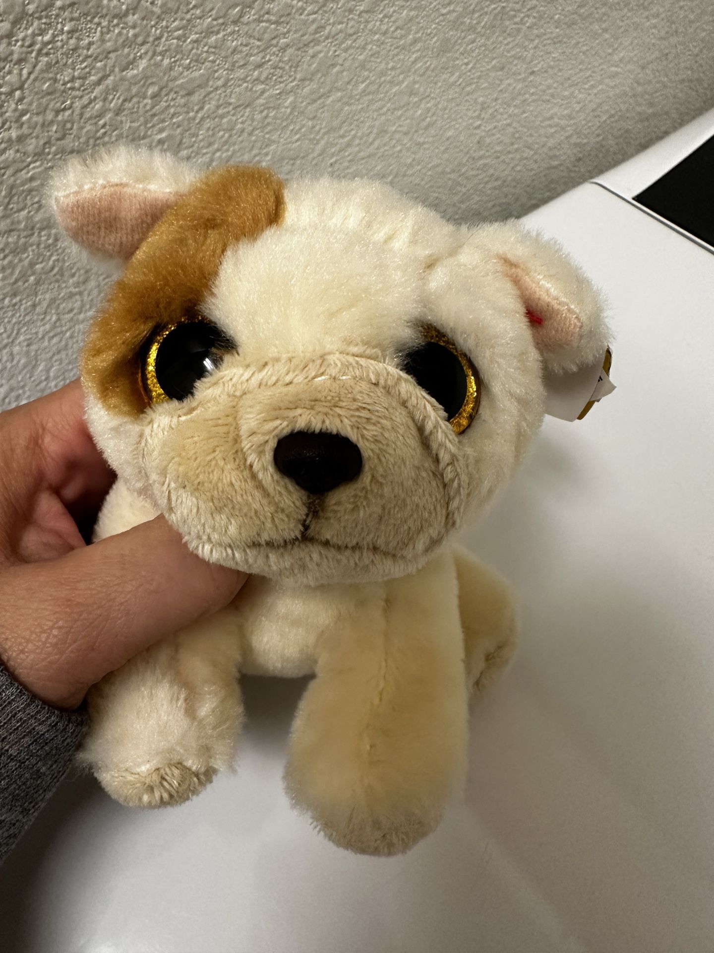 New Ty Puppy Plush "Houghie" Adorable! Honey Color Eyes! 