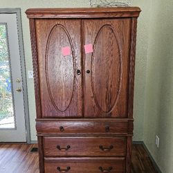 Hutch With Matching Slay Bed Frame 