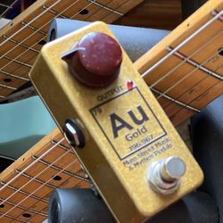 Mythos Pedals AU-79 Fuzz (golden fleece special edition)