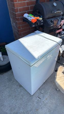Chest deep Freezer