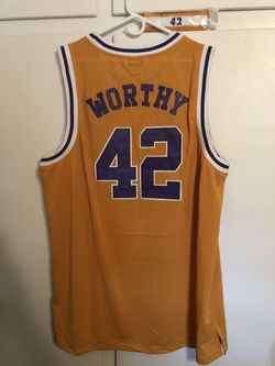 Lakers James Worthy 42 84-85