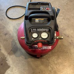 CENTRAL PNEUMATIC PANCAKE AIR COMPRESSOR 