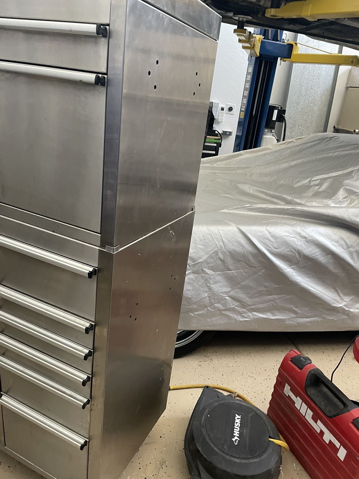 Csps stainless steel 2024 rollaway tool box