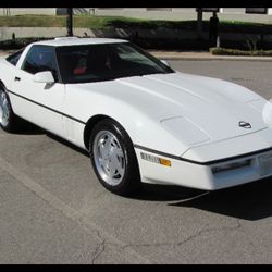 1989 Chevy Corvette V8  Runs Great 100% Reliable. Runs Smooth . This Car Is 95% Pristine Inside And Outside.