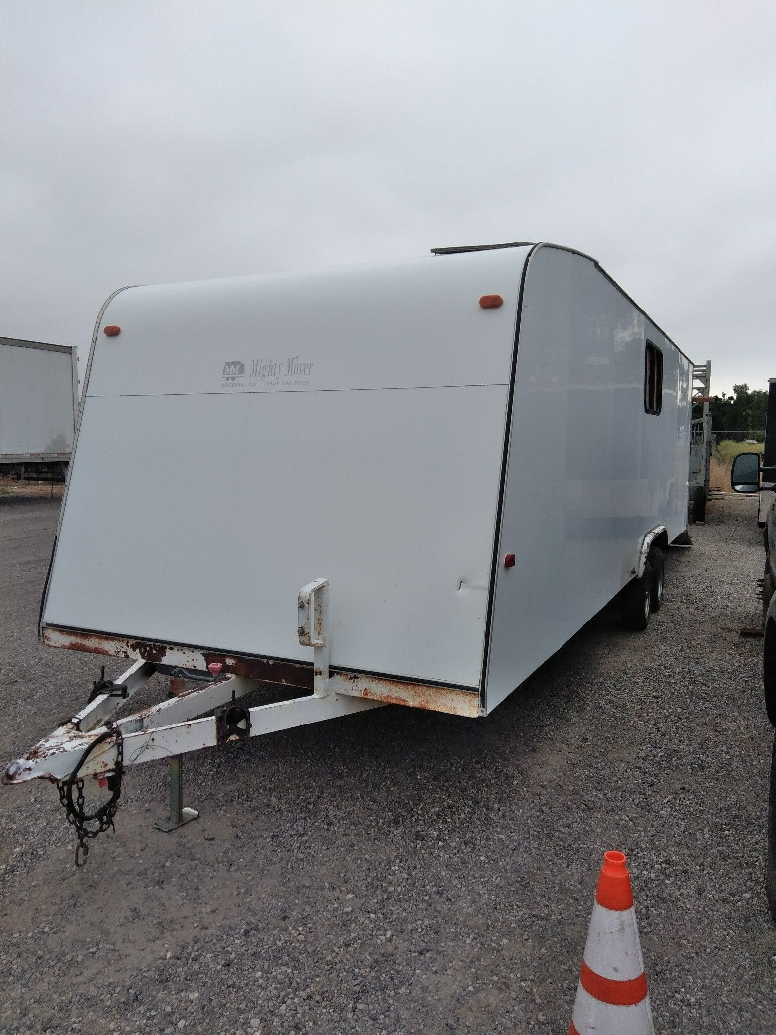 YES IS AVAILABLE enclosed trailer