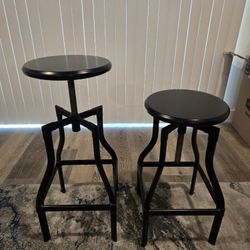 Spinning Black Metal Bar Stools 