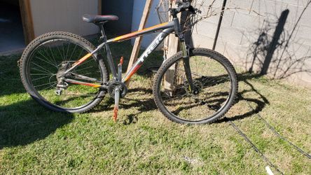 Trek Marlin 5 GIANT Kona