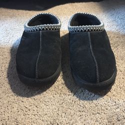 Black Uggs Men’s Size 9