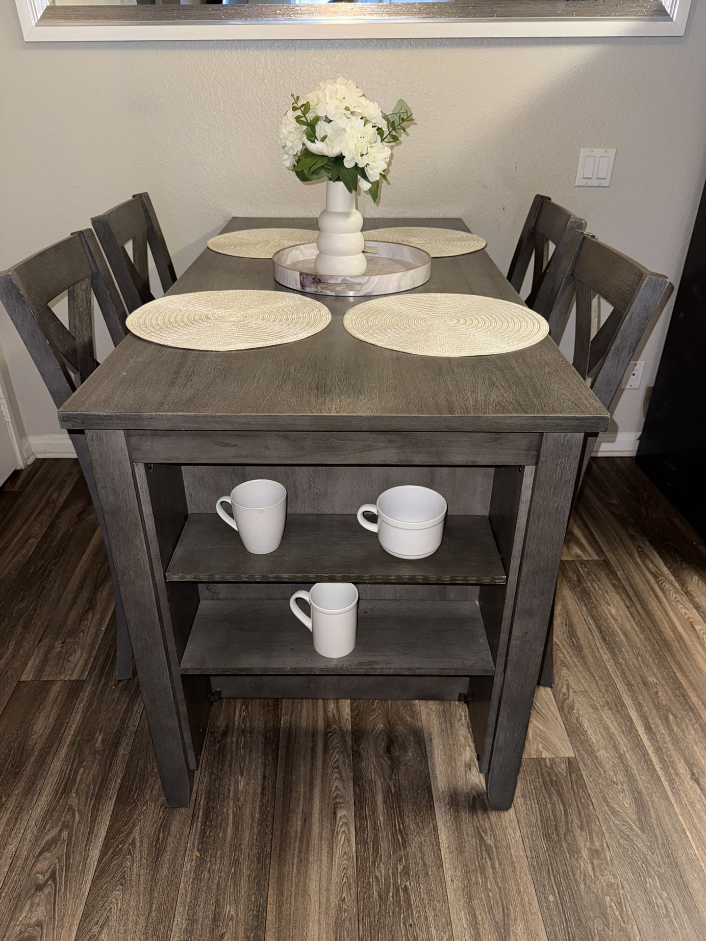Dinning Table And Chairs