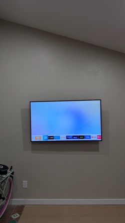 Samsung 55” 4K UHD Smart TV – Wall Mount & Legs Included