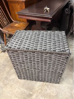 Hamper/clothes basket/storage basket