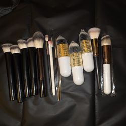 bundle makeup brushes-- new