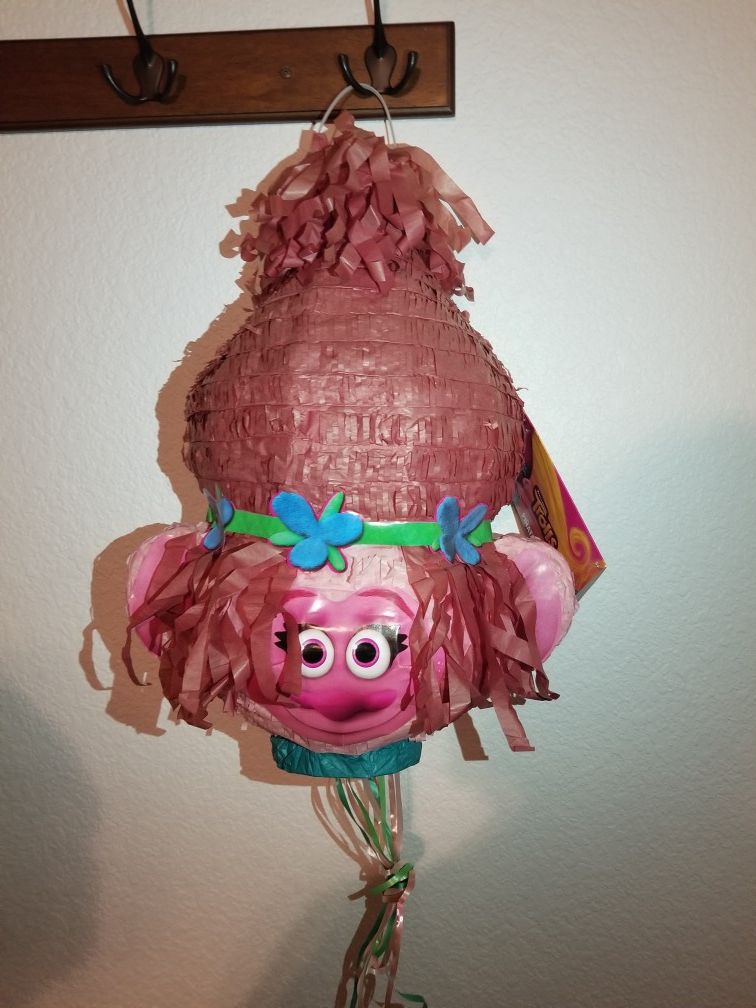 Trolls Pinata and hanging decorations pack! (New)