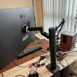 LG Ergo Monitor Stand