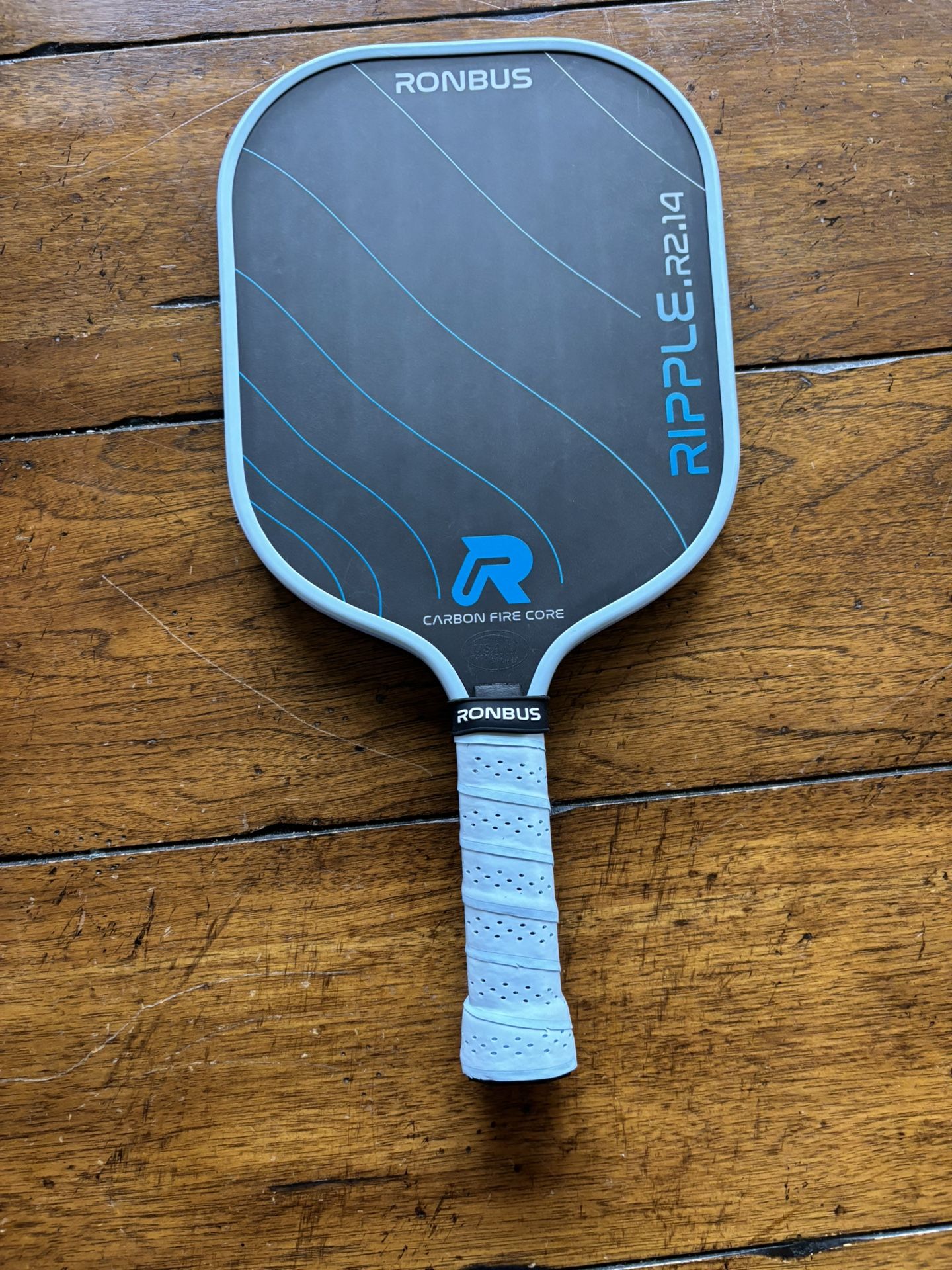 Ronbus Ripple R2 Pickleball Paddle! Only Used About 3 Weeks.  In great shape! 