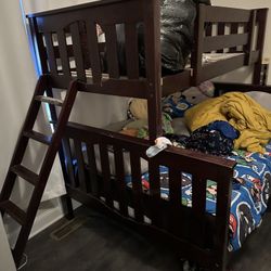 Twin/ Full Bunk bed With Matching Dresser
