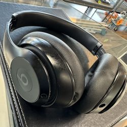 Beats Studio Pro