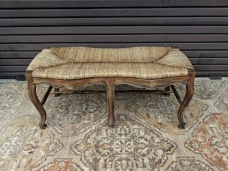 ✨ **Vintage French Country Rustic Rush Seat Bench — Charming & Sturdy** ✨.