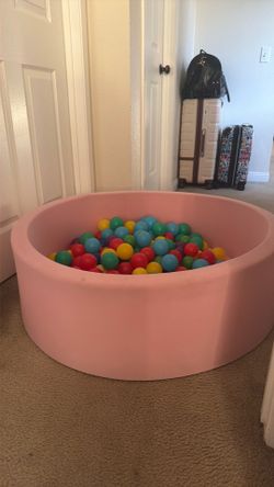kids ball pit (alberca de pelotas)