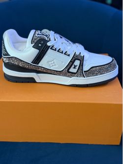 LV TRAINERS SIZE 10