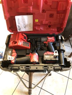 Milwaukee hammer drill/impact set
