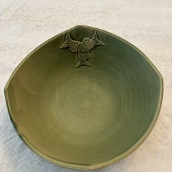 Vintage Mcm Asian Pottery Green Bowl With Fish Design 