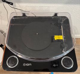 ION Max LP Turntable / Record Player with Built-In Speakers + US Adapter